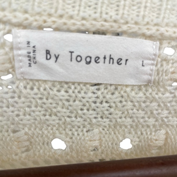 Cream cropped Knit sweater size Large - Picture 2 of 3